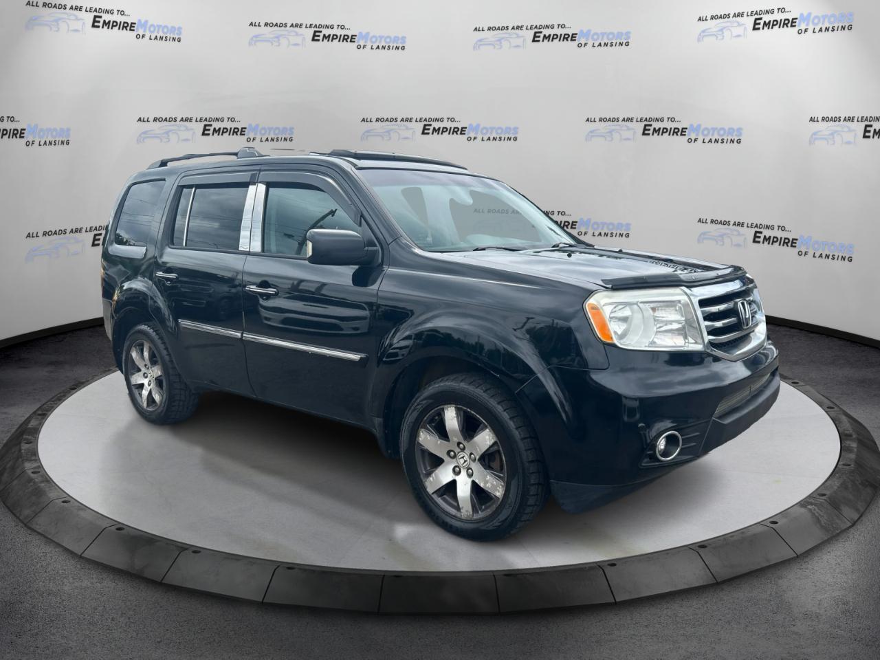 Honda Pilot Touring 4WD 5-Spd AT with DVD 2013