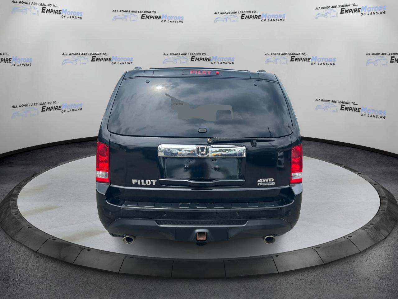 Honda Pilot Touring 4WD 5-Spd AT with DVD 2013
