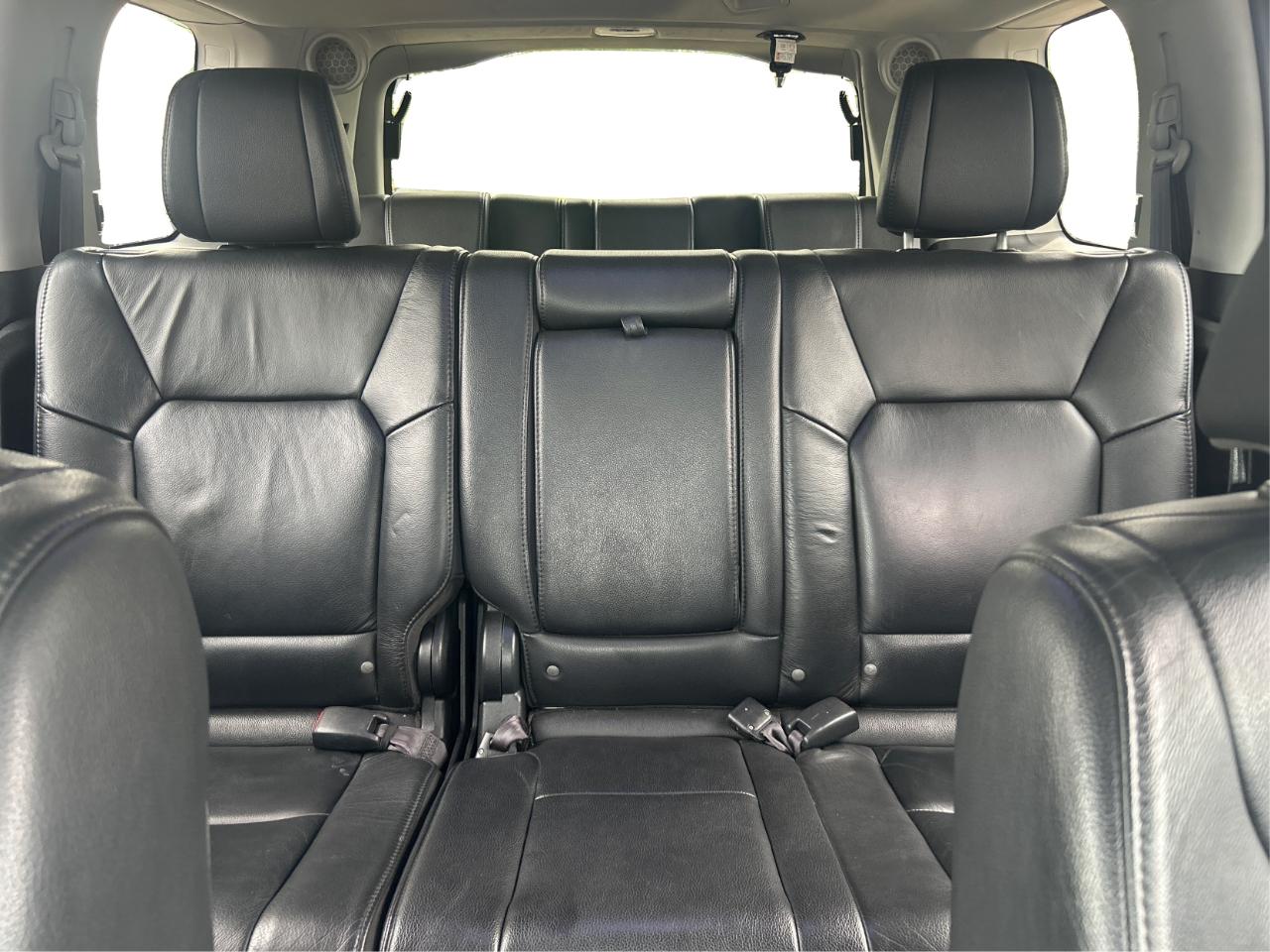 Honda Pilot Touring 4WD 5-Spd AT with DVD 2013