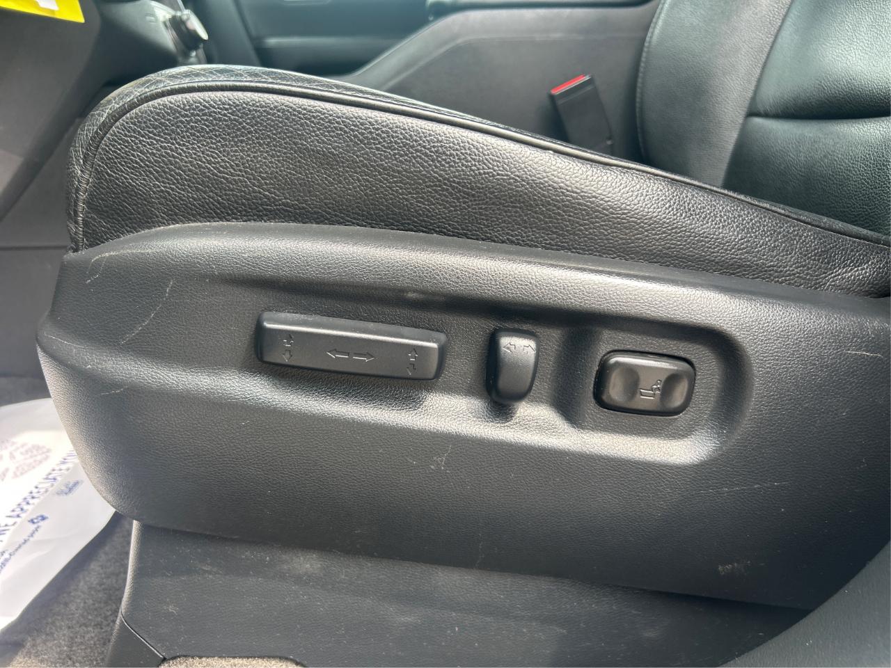 Honda Pilot Touring 4WD 5-Spd AT with DVD 2013