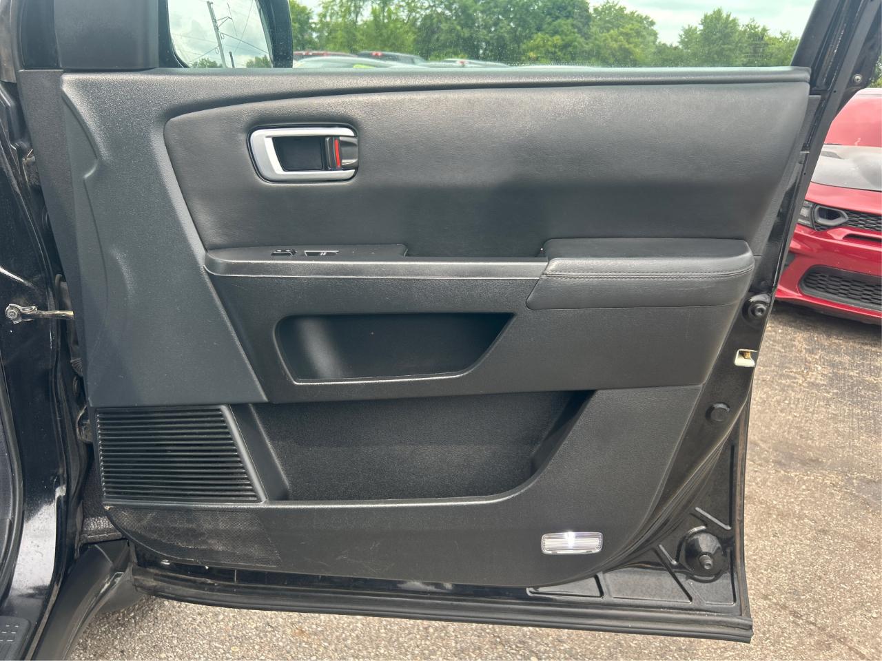 Honda Pilot Touring 4WD 5-Spd AT with DVD 2013