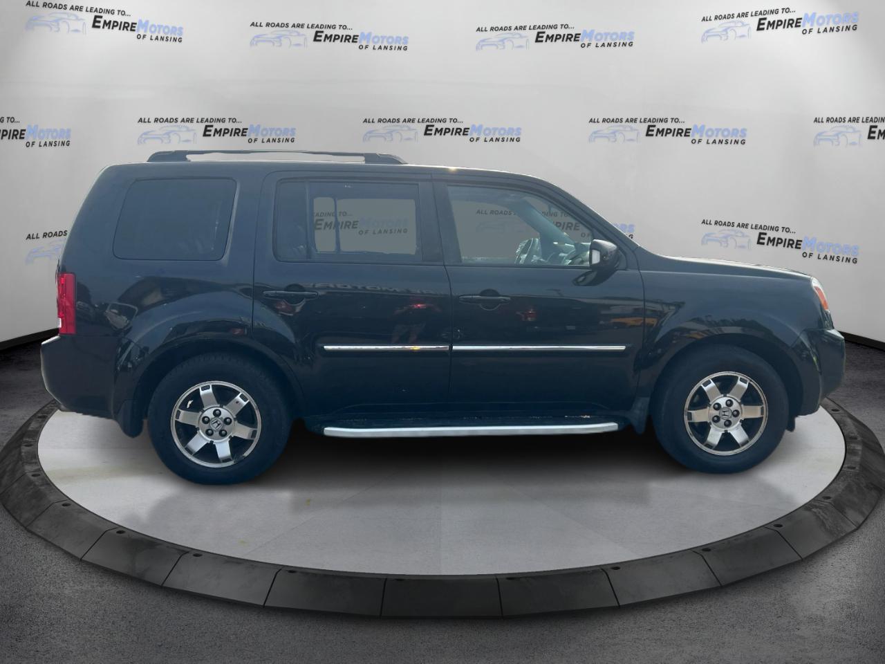 Honda Pilot Touring 4WD 5-Spd AT with DVD 2010