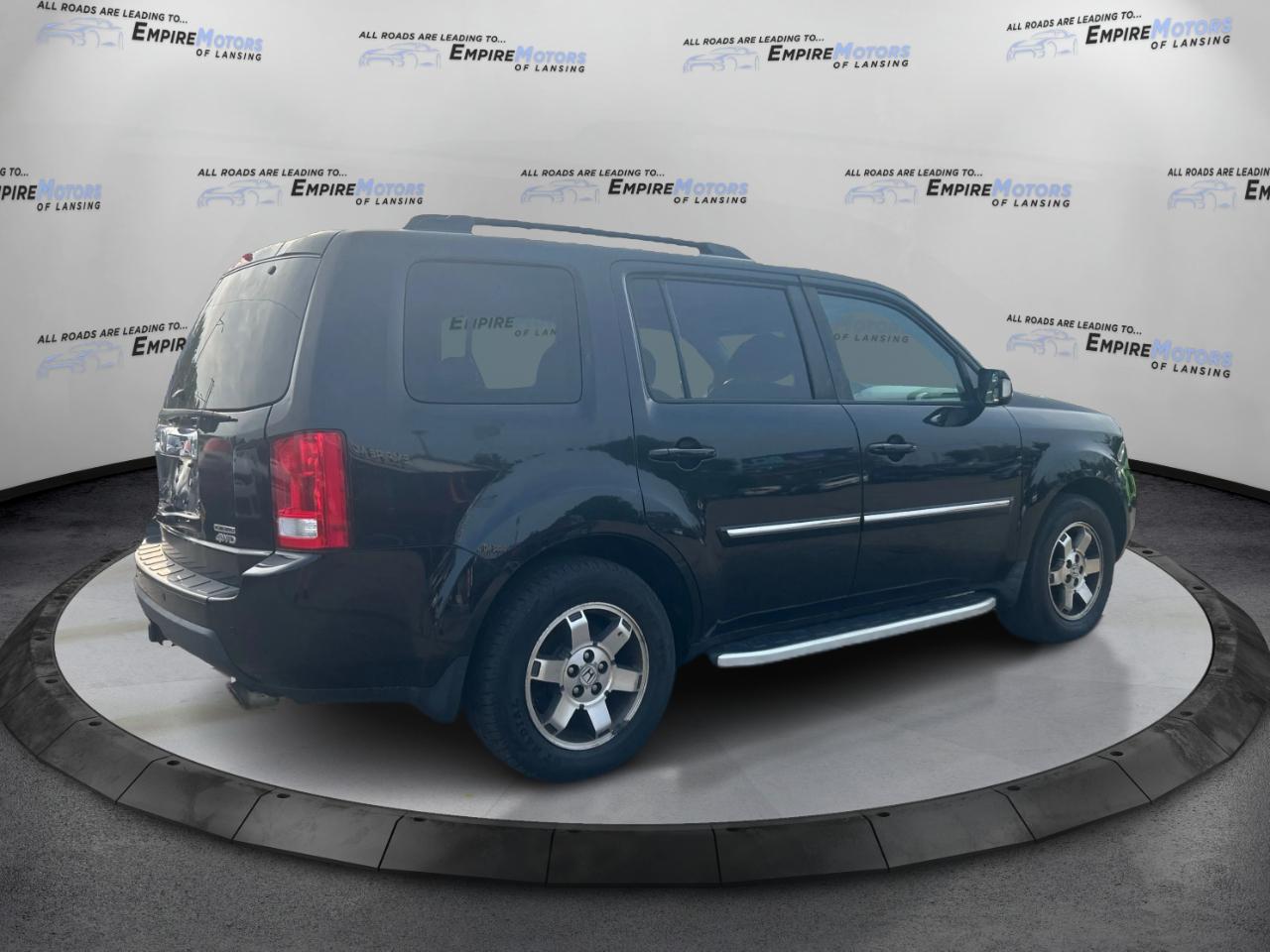 Honda Pilot Touring 4WD 5-Spd AT with DVD 2010