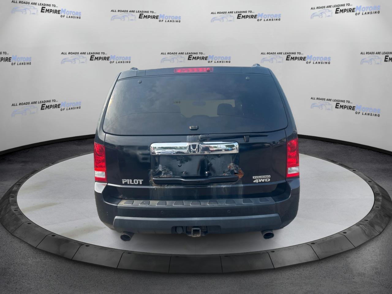 Honda Pilot Touring 4WD 5-Spd AT with DVD 2010