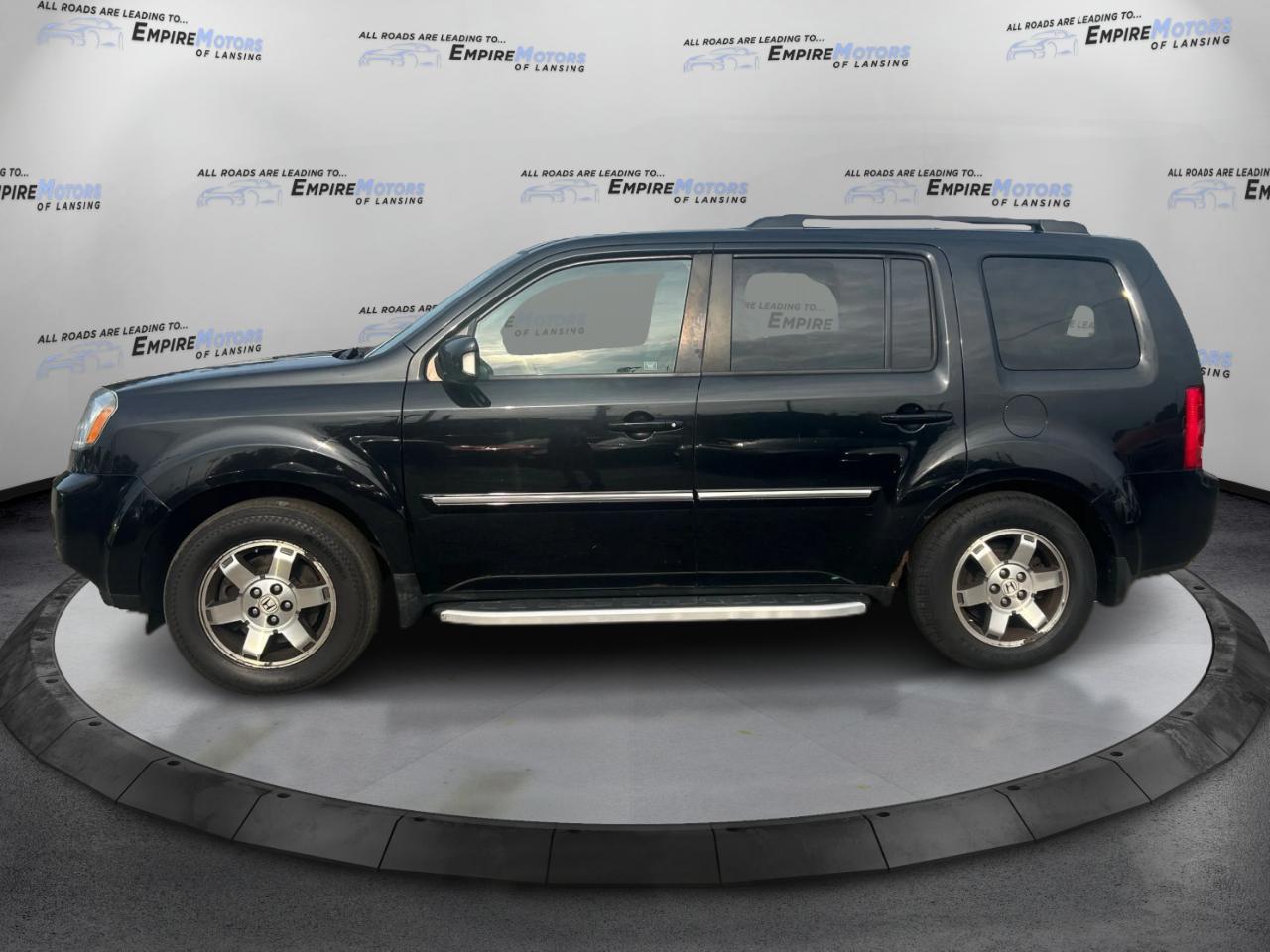 Honda Pilot Touring 4WD 5-Spd AT with DVD 2010