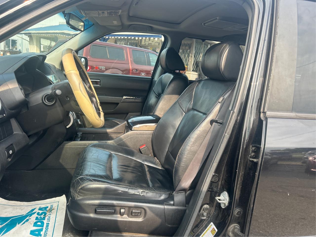 Honda Pilot Touring 4WD 5-Spd AT with DVD 2010