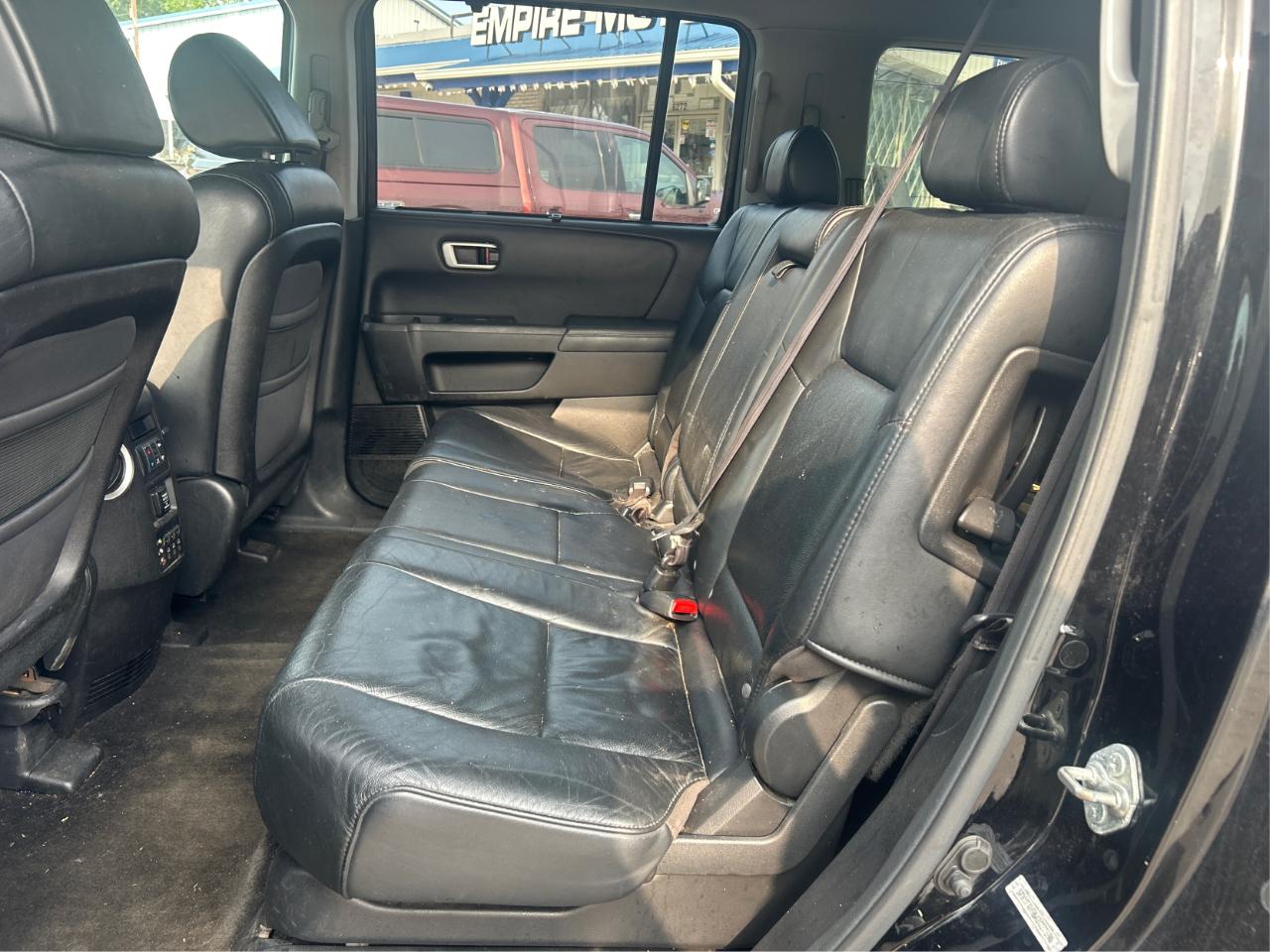Honda Pilot Touring 4WD 5-Spd AT with DVD 2010