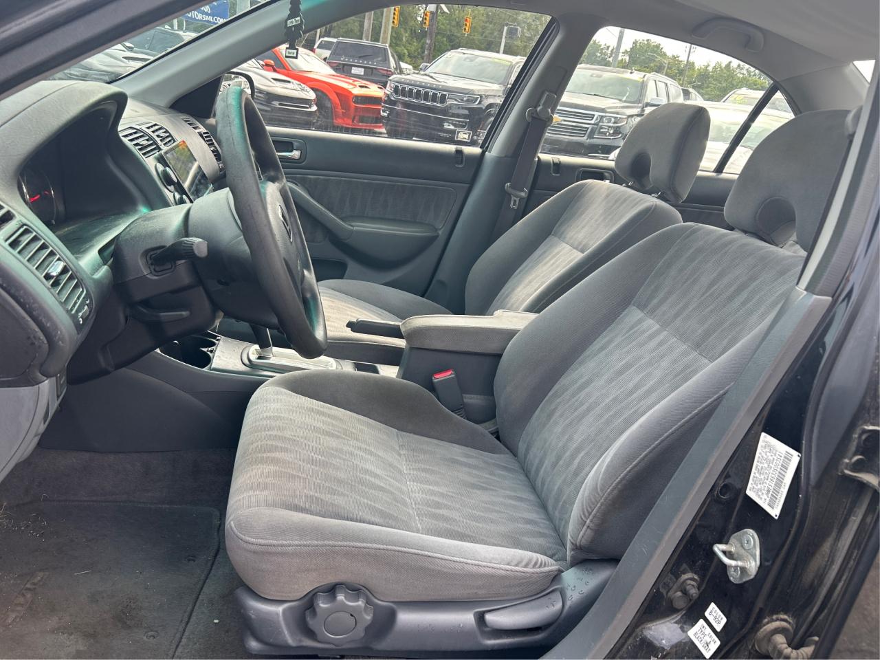 Honda Civic LX Sedan 4-spd AT 2003