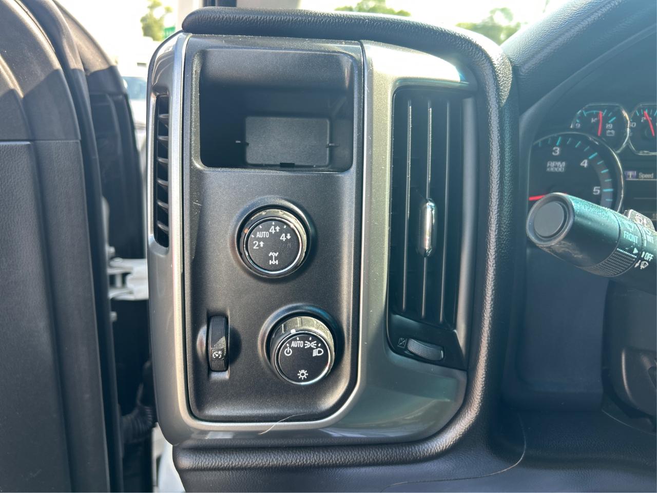 Chevrolet Silverado 1500 LT Crew Cab Long Box 4WD 2015