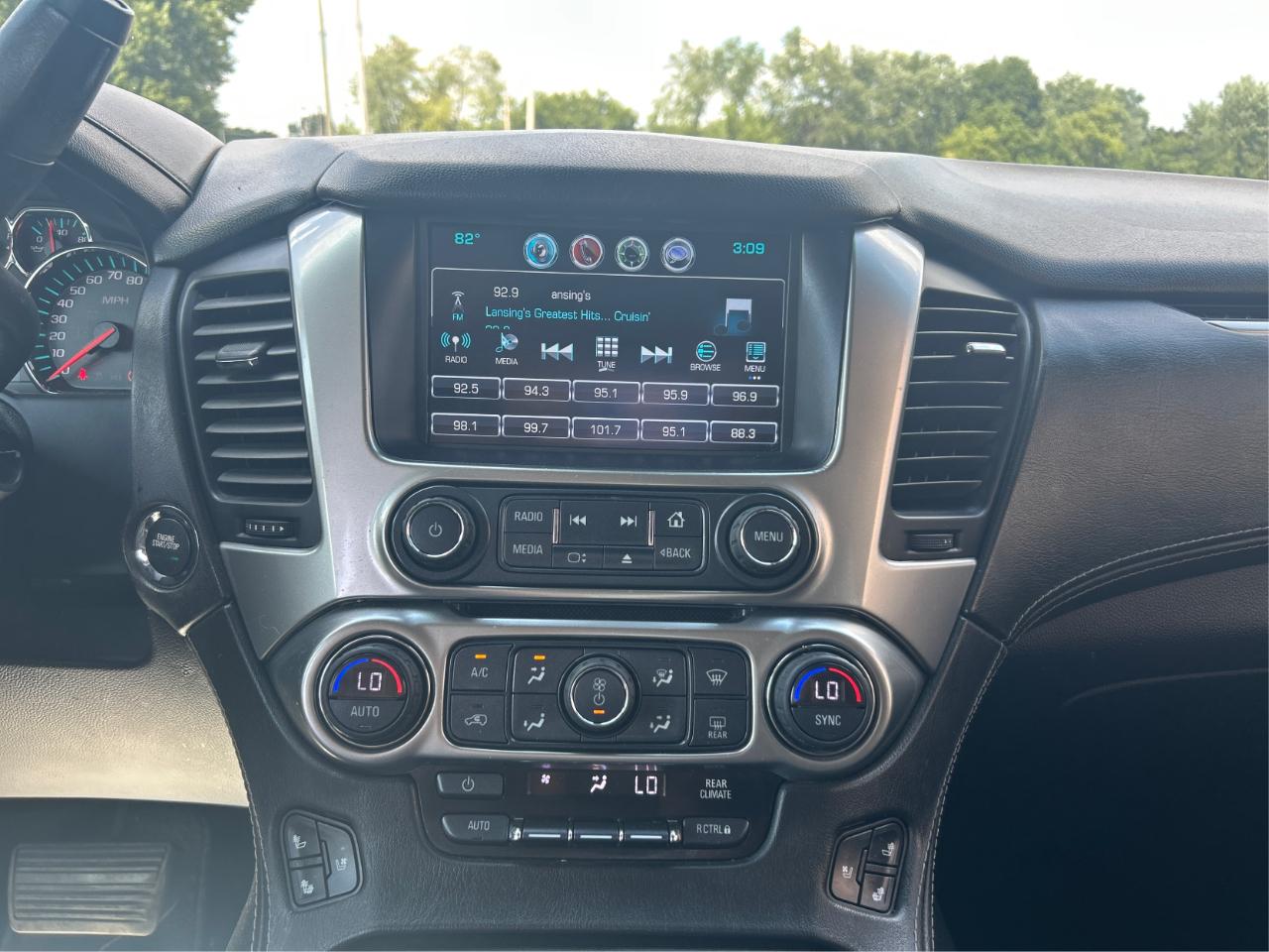 Chevrolet Suburban Premier 4WD 2017