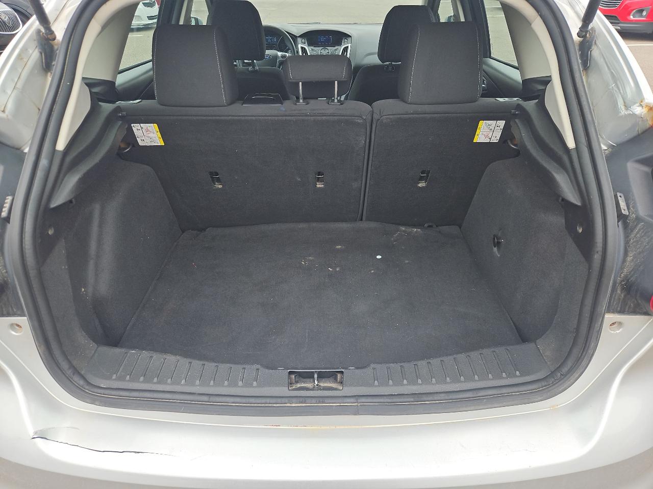 Ford Focus SE 2012