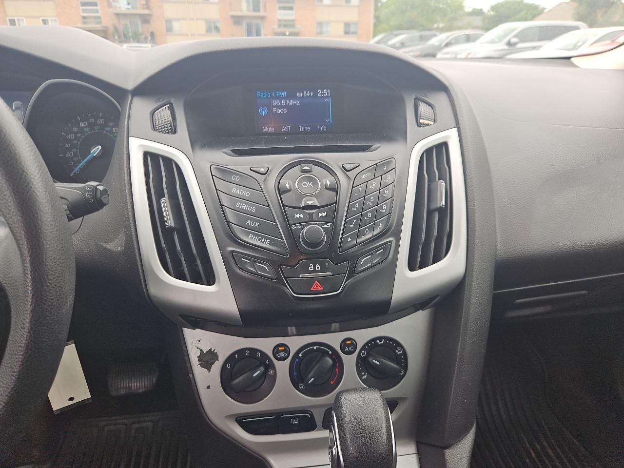 Ford Focus SE 2012
