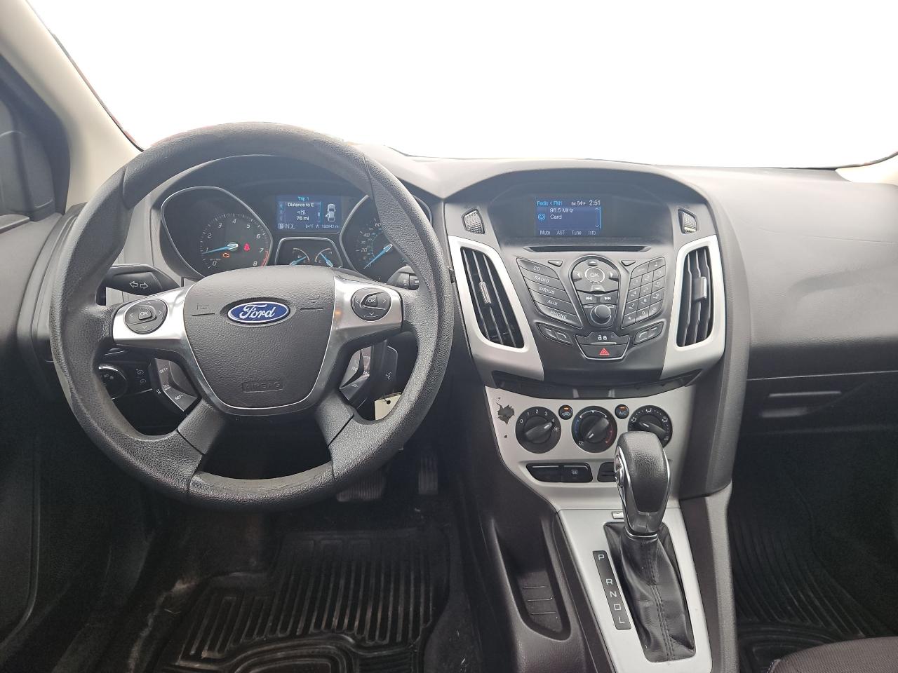 Ford Focus SE 2012
