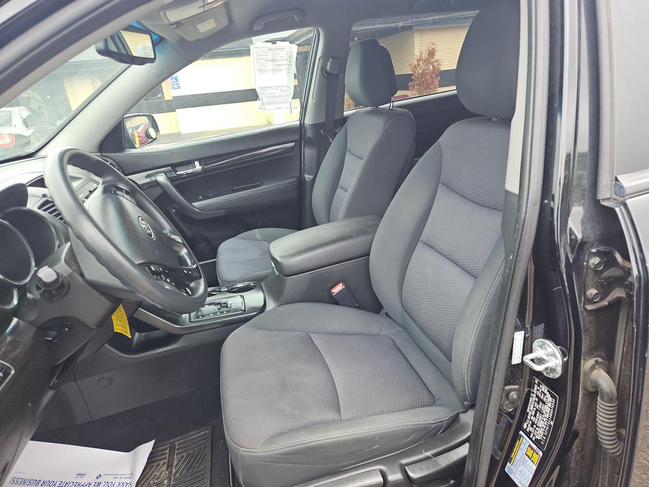 Kia Sorento LX 2WD 2011