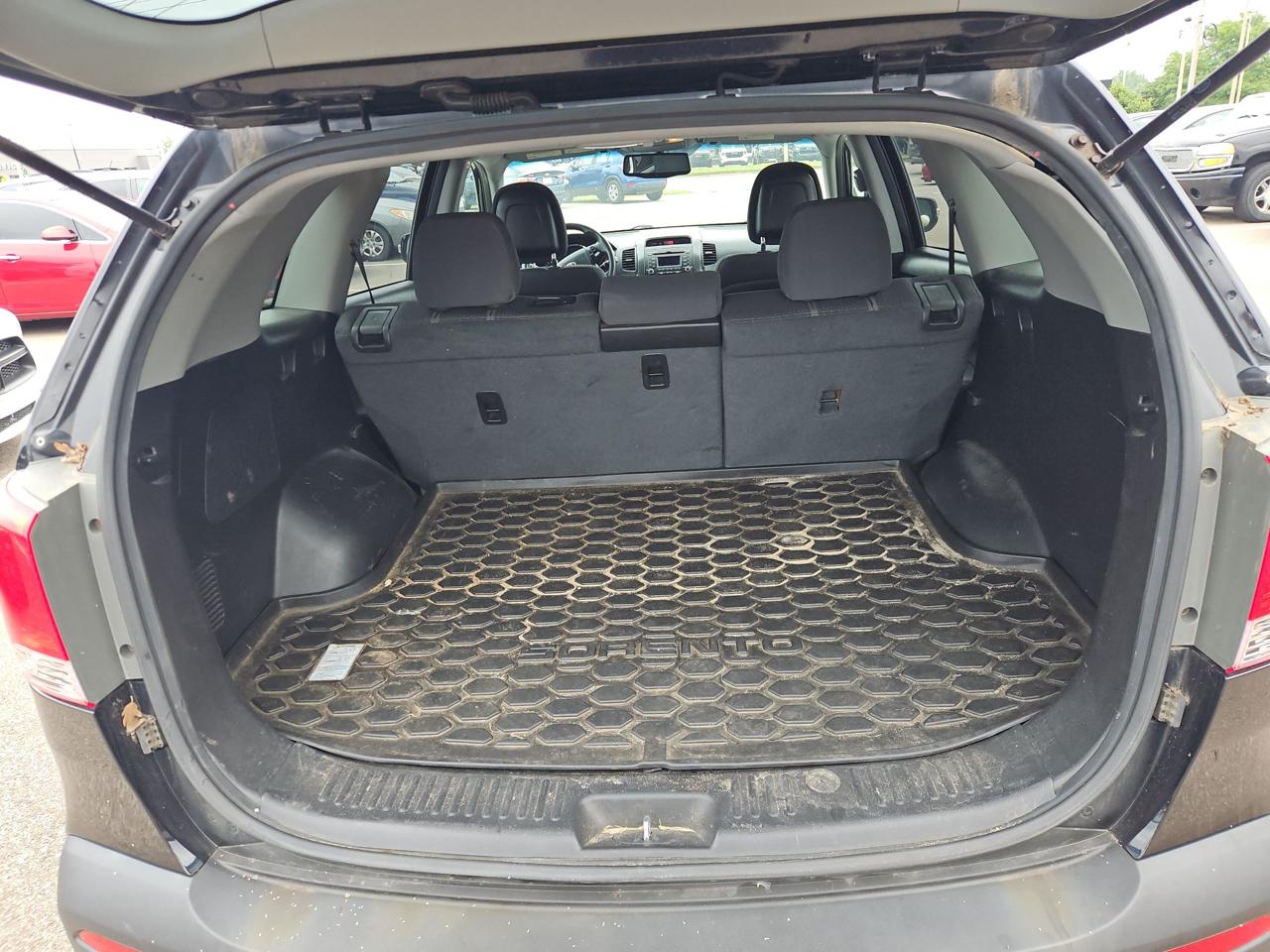 Kia Sorento LX 2WD 2011