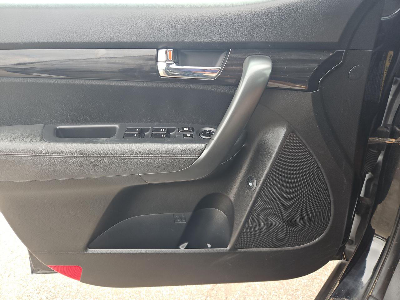 Kia Sorento LX 2WD 2011