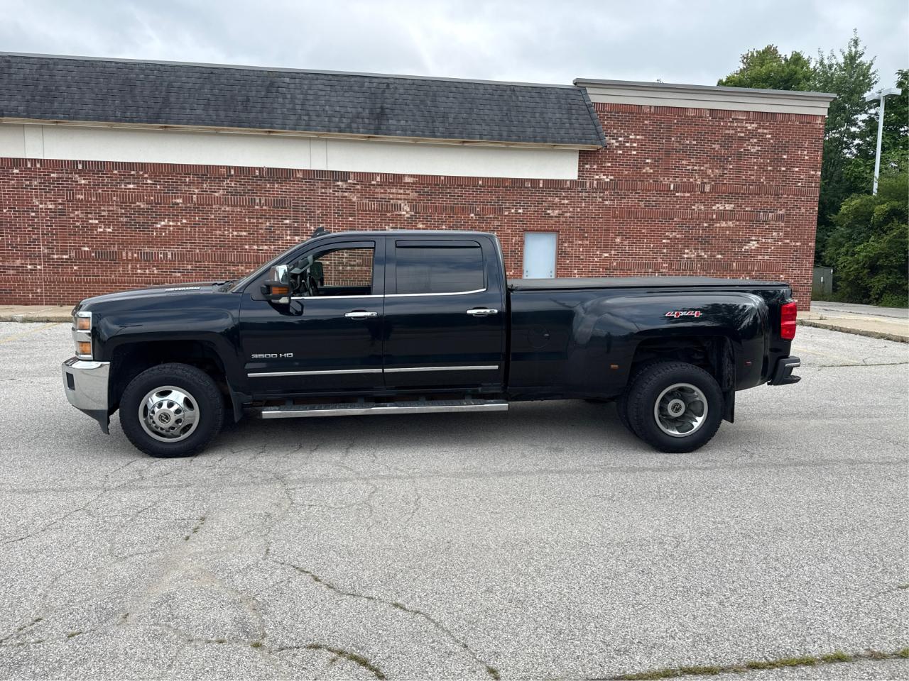 Chevrolet Silverado 3500HD LTZ Crew Cab 4WD 2015