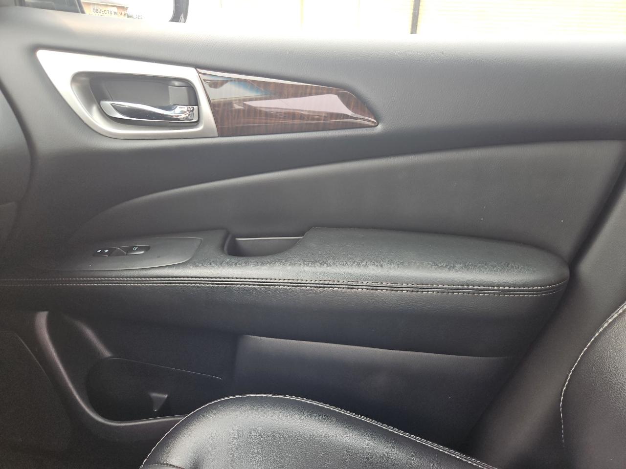 Nissan Pathfinder S 4WD 2014