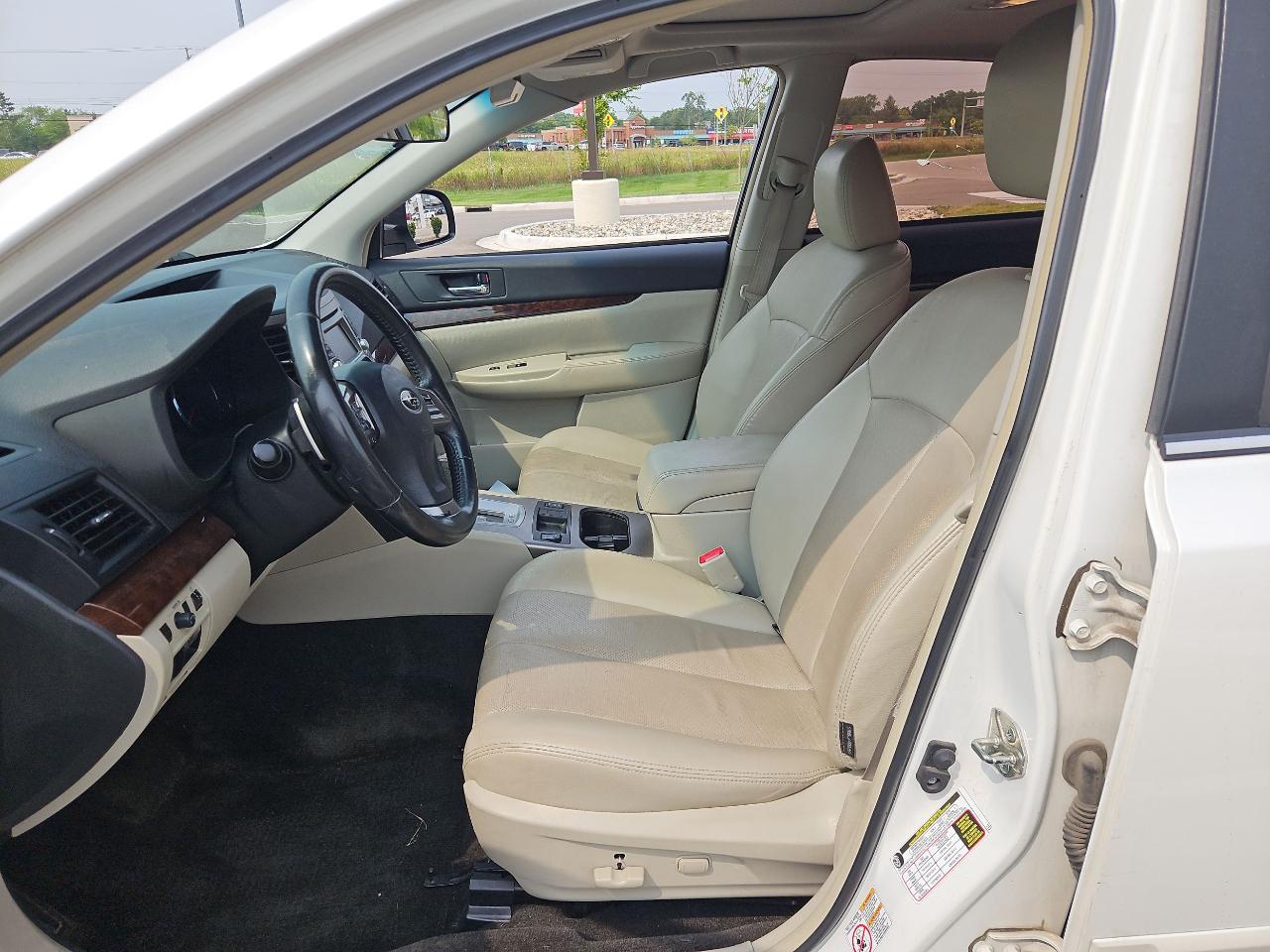 Subaru Legacy 2.5i Limited 2013