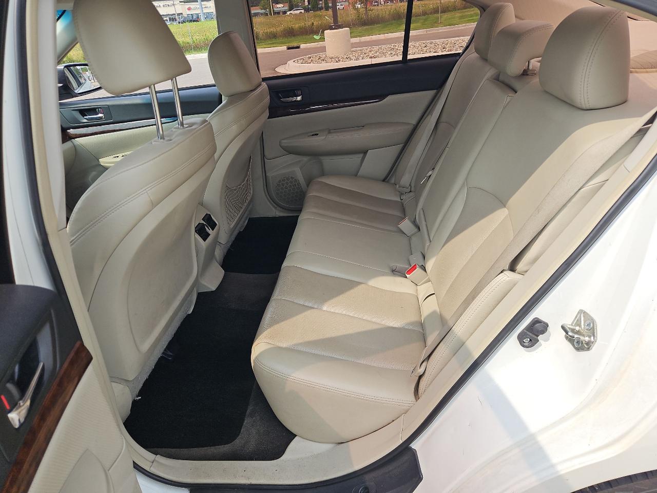Subaru Legacy 2.5i Limited 2013