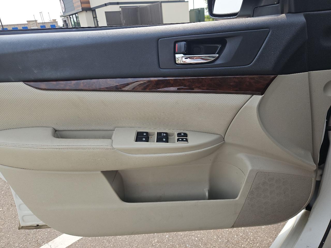 Subaru Legacy 2.5i Limited 2013