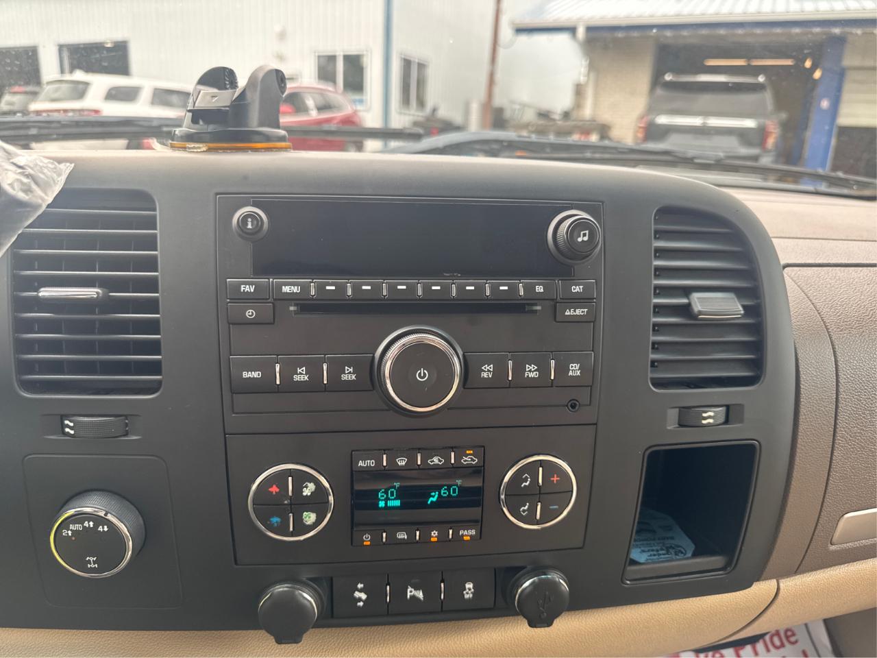 GMC Sierra 1500 SLE Crew Cab 4WD 2013