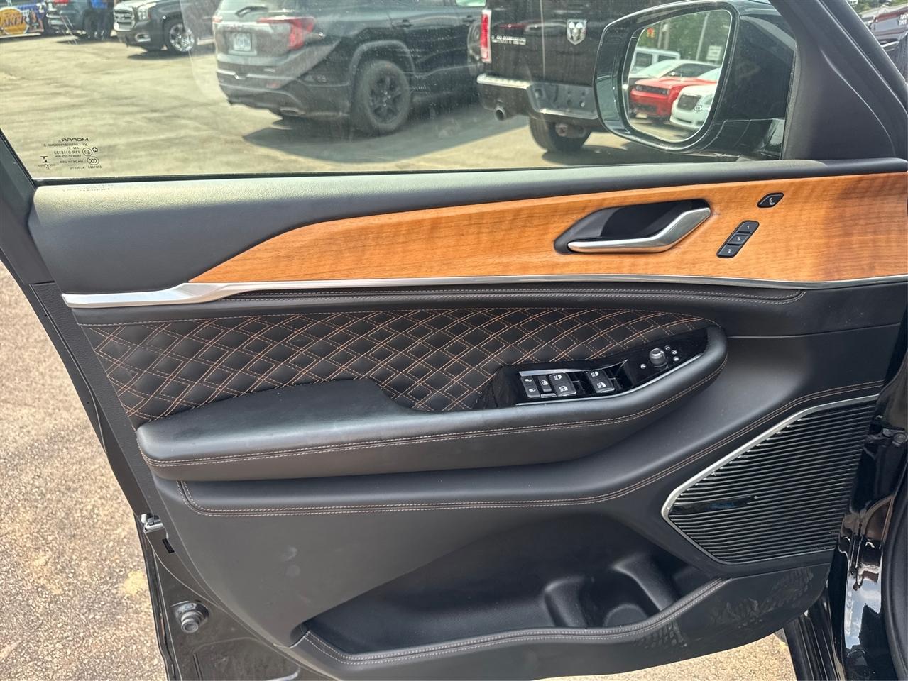Jeep Grand Cherokee L Summit 4WD 2021