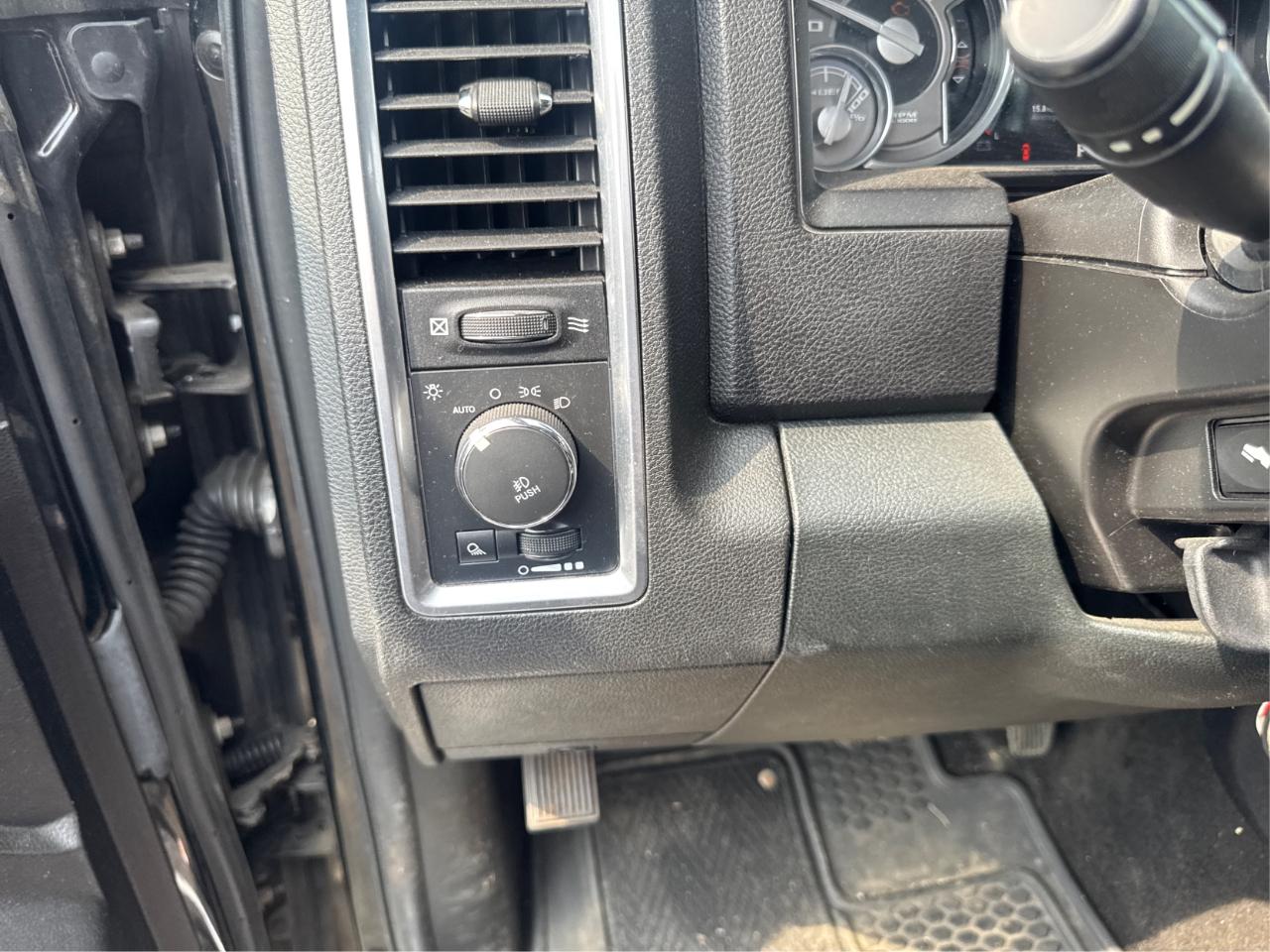 RAM 1500 Longhorn Crew Cab LWB 4WD 2015