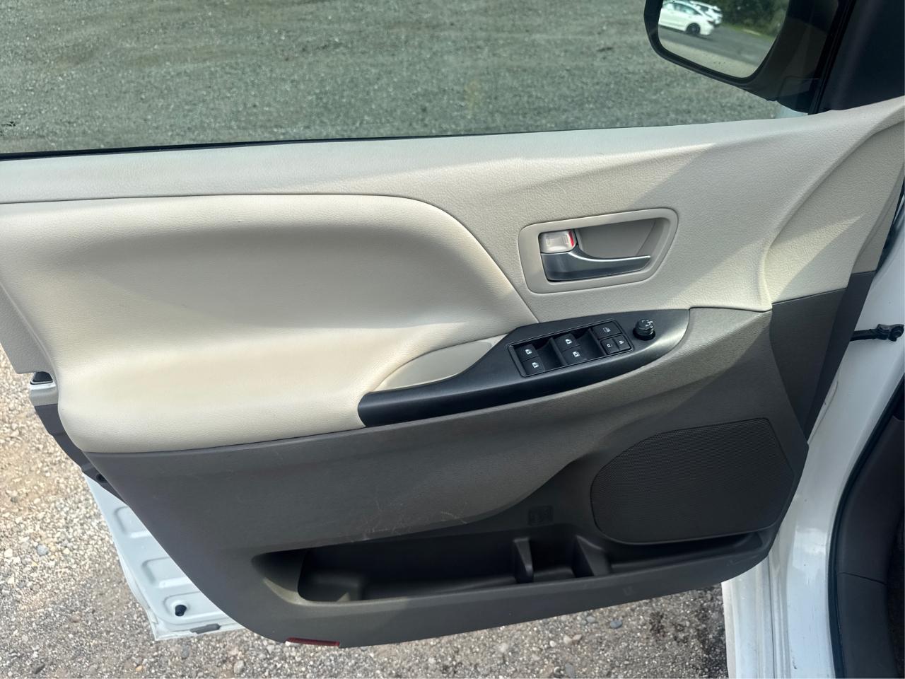 Toyota Sienna LE 8-Passenger 2020