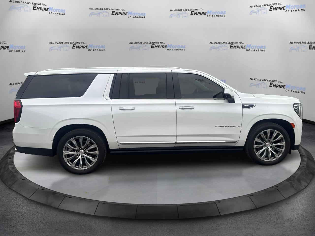 GMC Yukon XL Denali 4WD 2021