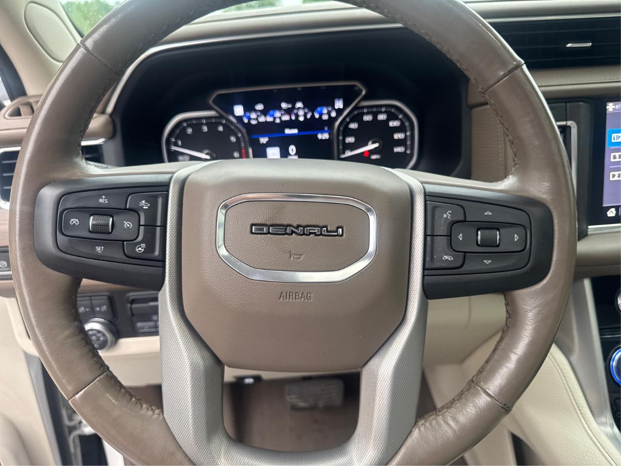 GMC Yukon XL Denali 4WD 2021