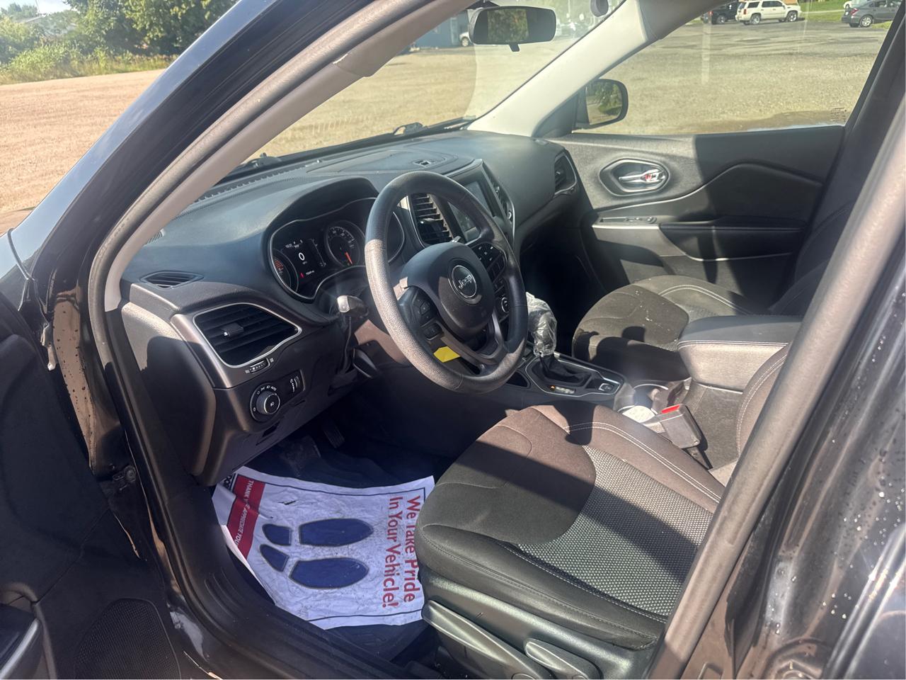 Jeep Cherokee Latitude FWD 2019