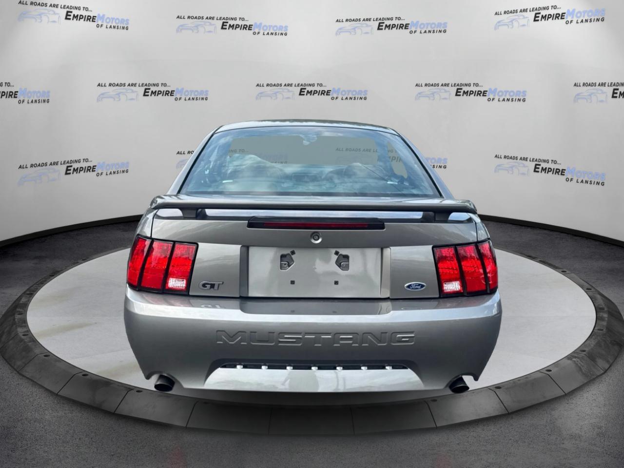 Ford Mustang GT Deluxe Coupe 2002