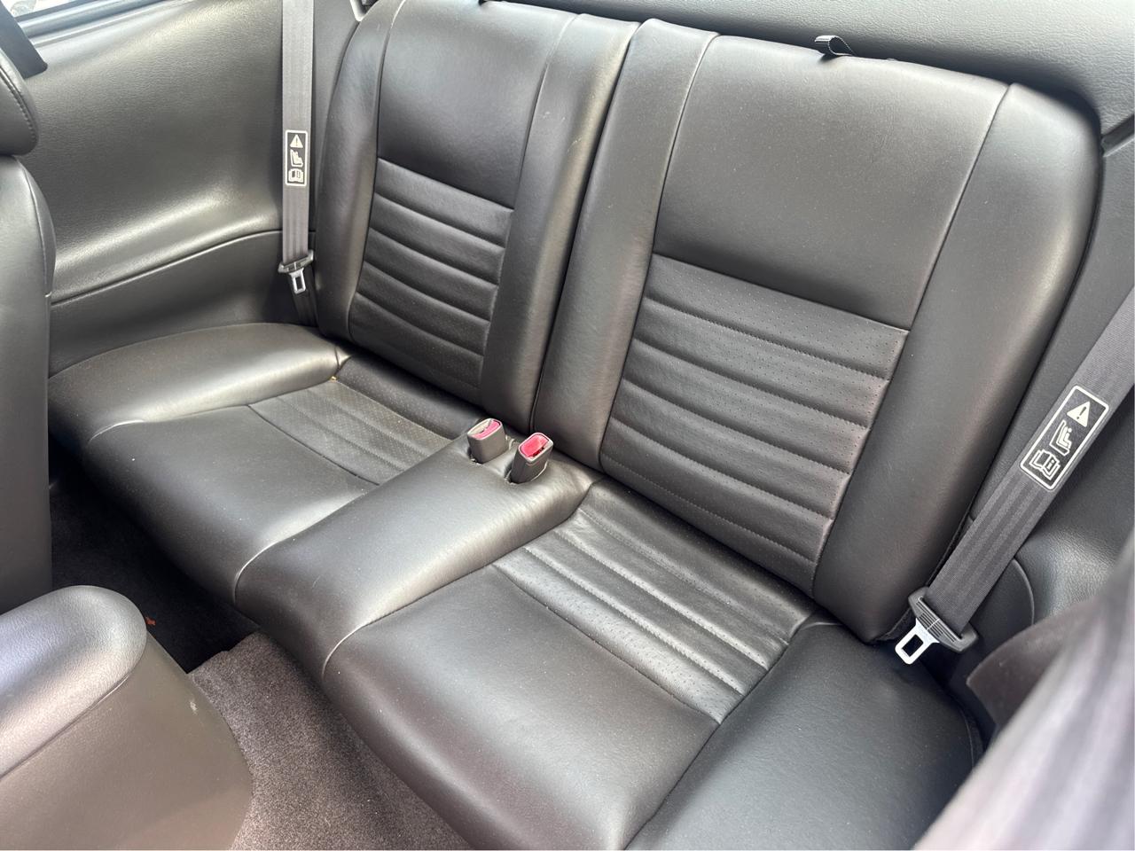 Ford Mustang GT Deluxe Coupe 2002