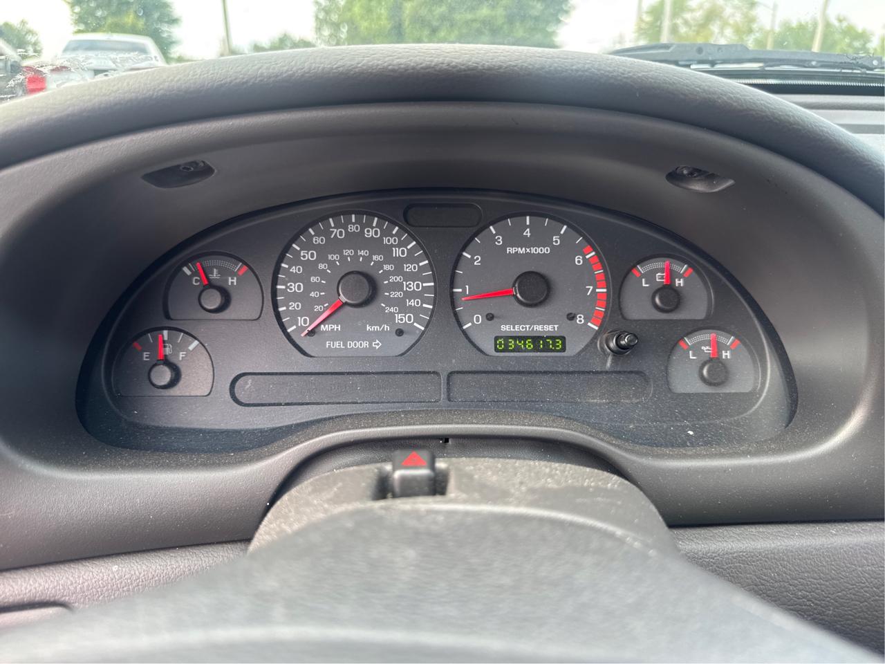 Ford Mustang GT Deluxe Coupe 2002