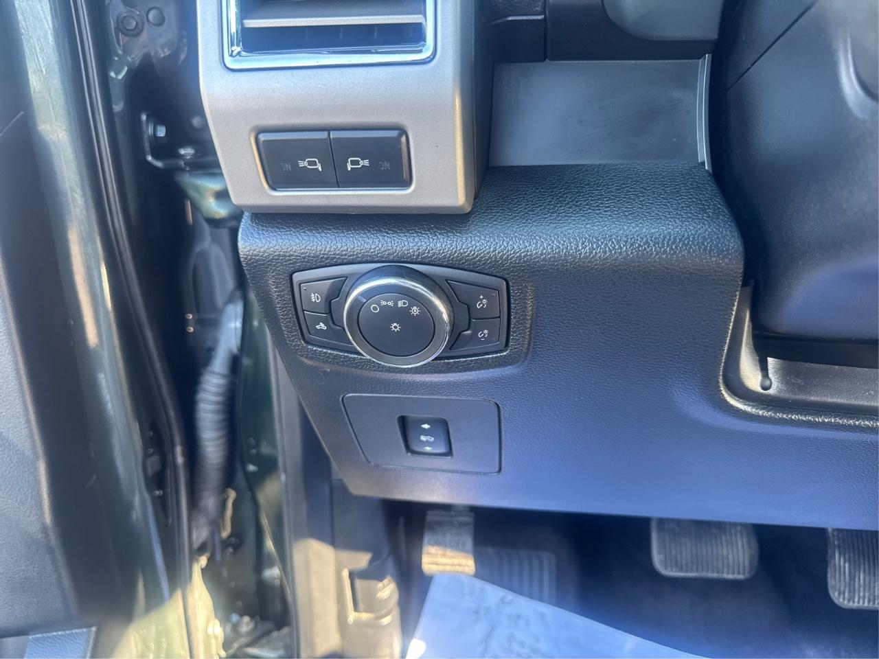 Ford F-150 XL SuperCrew 5.5-ft. Bed 4WD 2015
