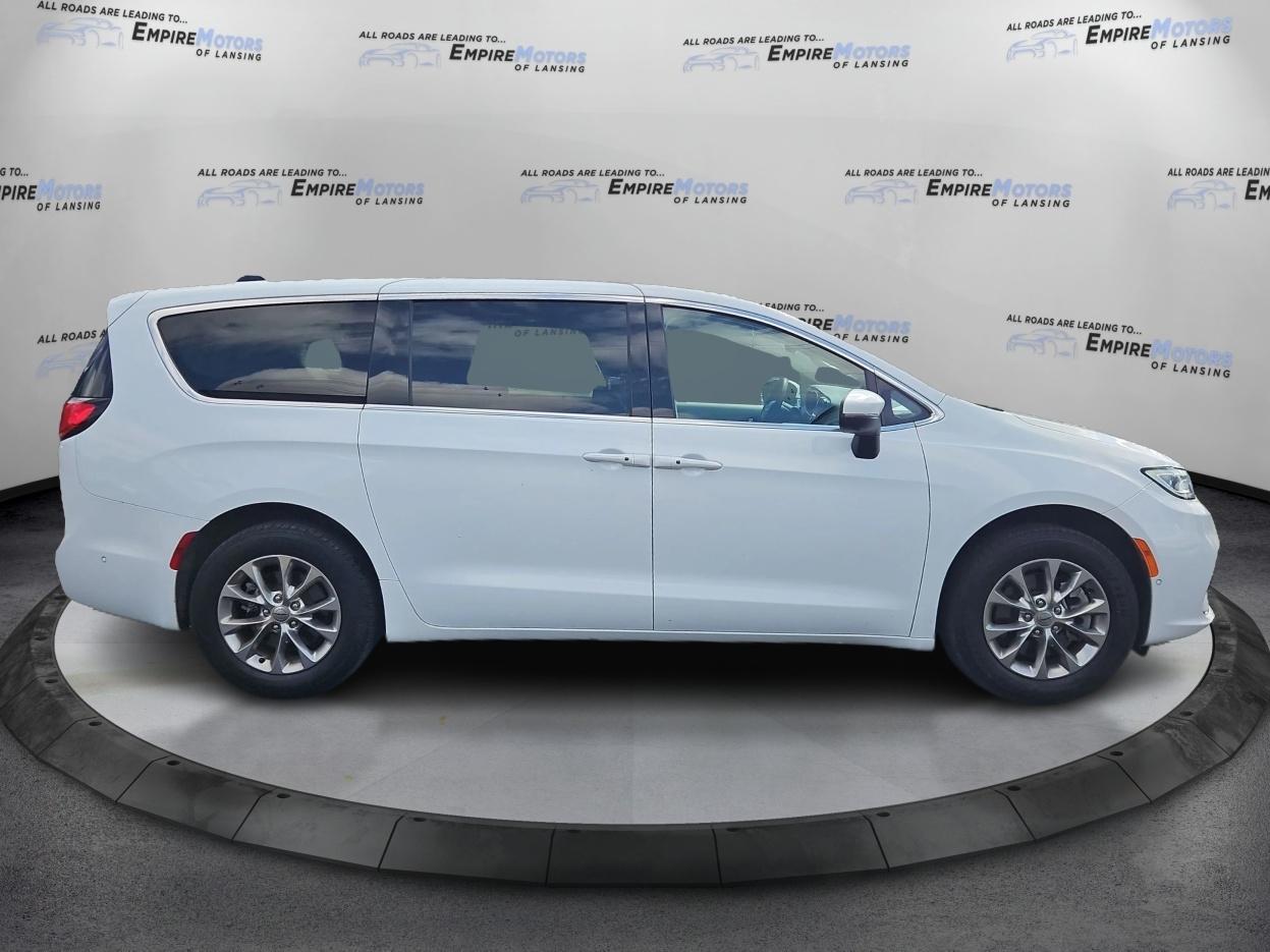 Chrysler Pacifica Touring L AWD 2023