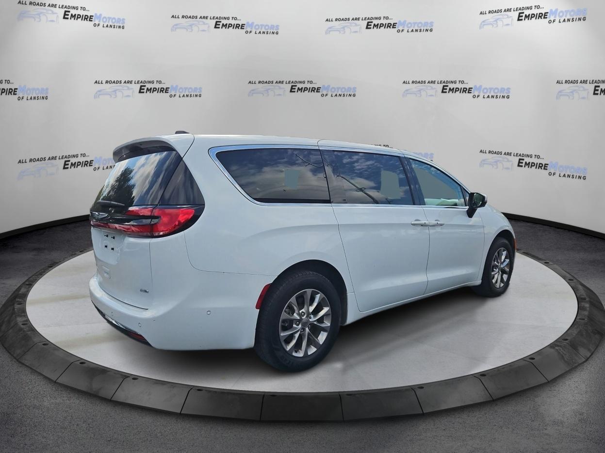 Chrysler Pacifica Touring L AWD 2023