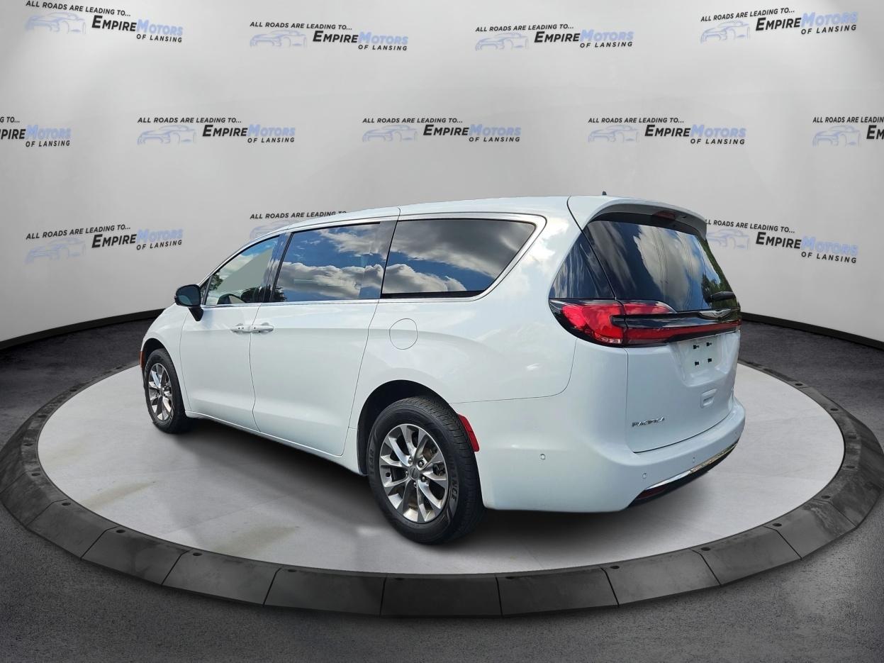 Chrysler Pacifica Touring L AWD 2023