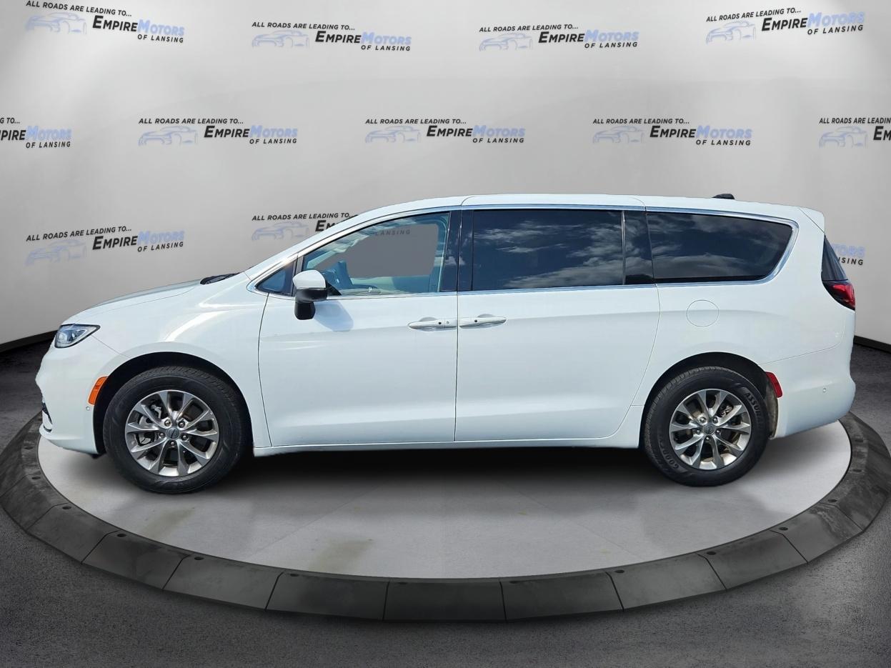 Chrysler Pacifica Touring L AWD 2023