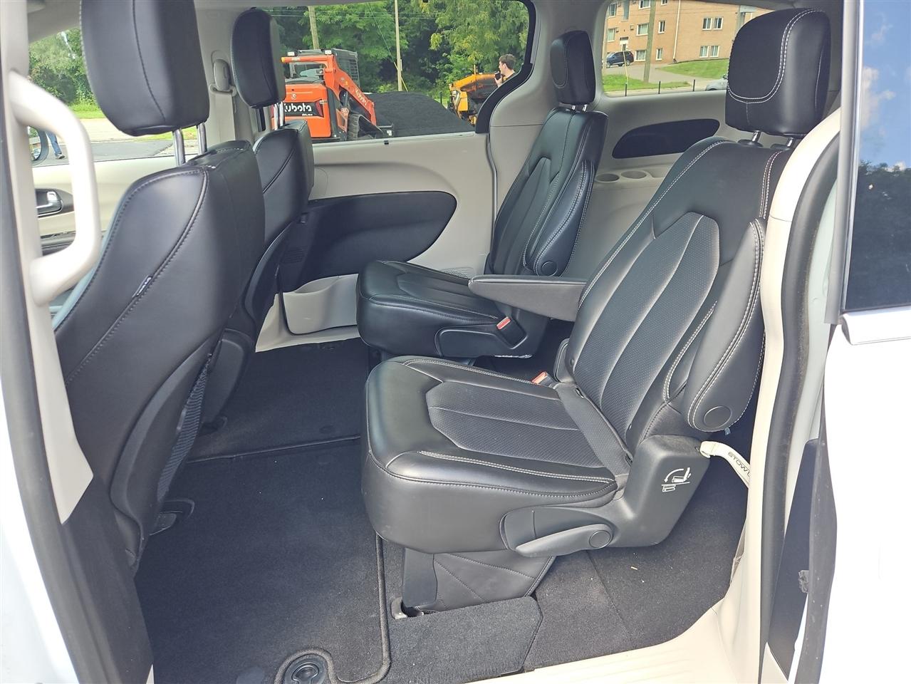 Chrysler Pacifica Touring L AWD 2023