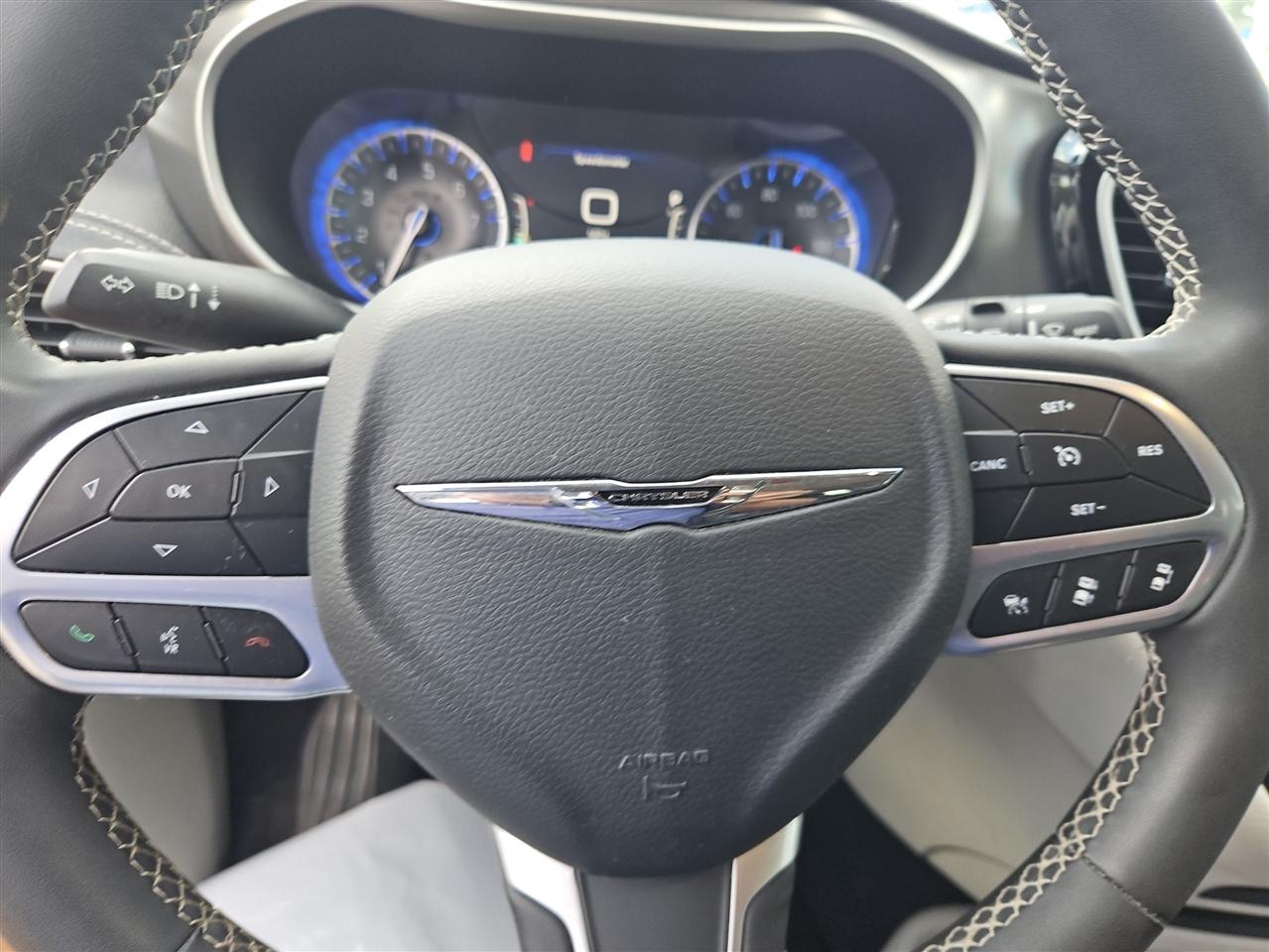 Chrysler Pacifica Touring L AWD 2023