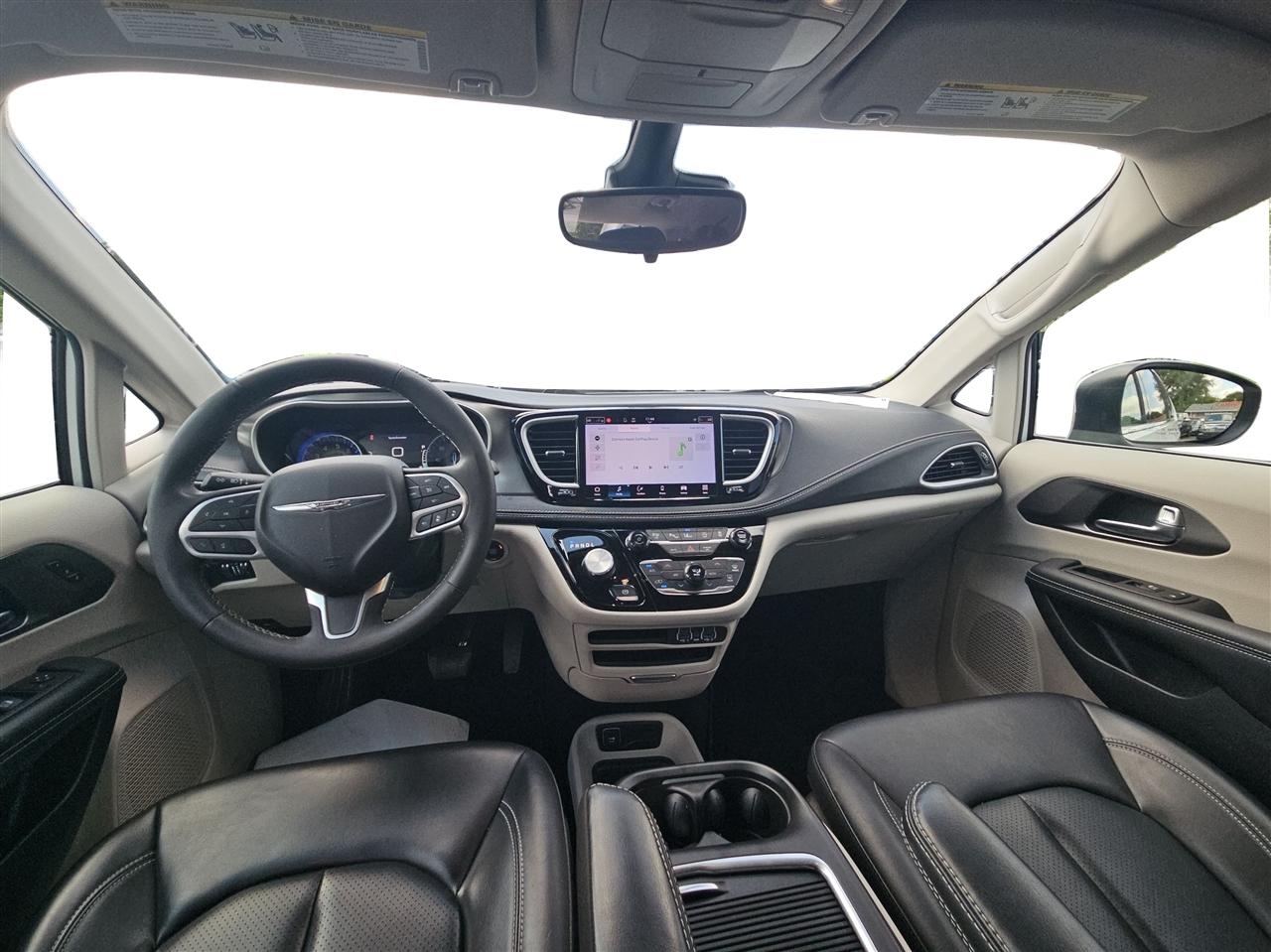 Chrysler Pacifica Touring L AWD 2023