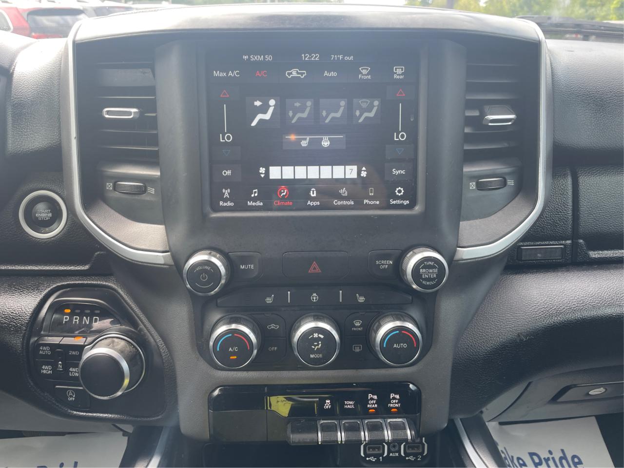 RAM 1500 Big Horn Crew Cab SWB 4WD 2021