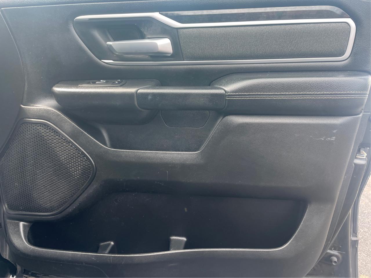 RAM 1500 Big Horn Crew Cab SWB 4WD 2021