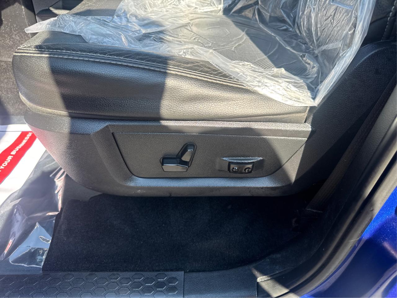 RAM 1500 Sport Crew Cab SWB 4WD 2015
