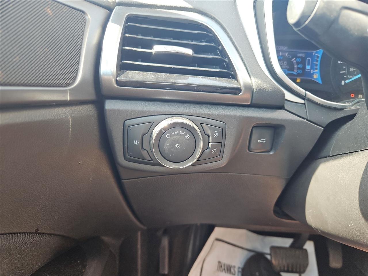 Ford Fusion Hybrid SE 2013
