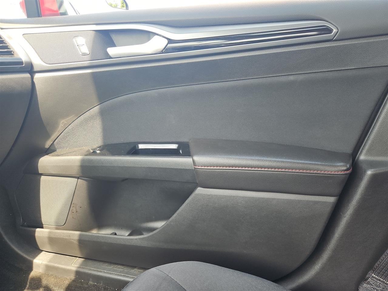 Ford Fusion Hybrid SE 2013