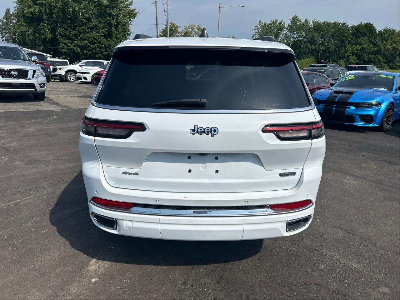 Jeep Grand Cherokee L Laredo 4WD 2023