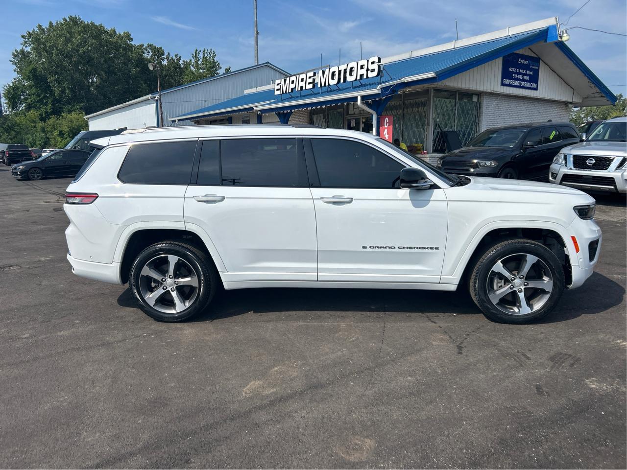 Jeep Grand Cherokee L Laredo 4WD 2023
